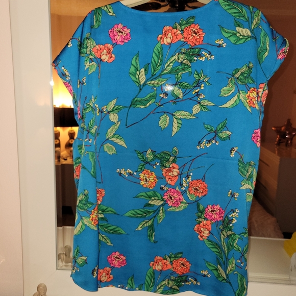 Express Floral Blue Women's Top - Picture 5 of 6